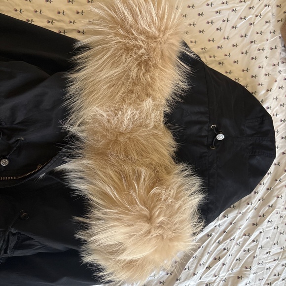 Luxurious Cream Faux Fur Women's Coat - Picture 11 of 13